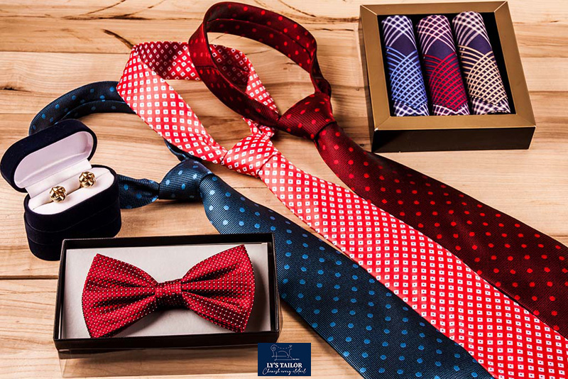 Phụ kiện áo vest cưới nam gồm nơ, cravat, khăn cài ngực